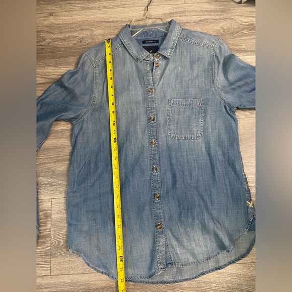 NWOT, American Eagle Boyfriend Fit Chambray Button Up Long Sleeves Shirt Size M - Picture 13 of 14